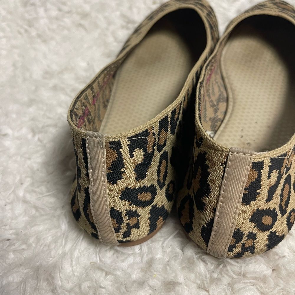 Skechers leopard prints washable stretchy flats rubber soles size 11 . - Picture 7 of 9
